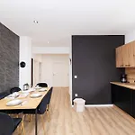 アパート Fancy In Peaceful Area -
