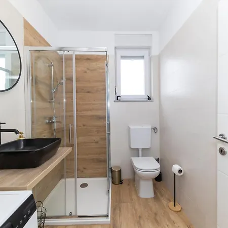 Fancy In Peaceful Area - 자다르