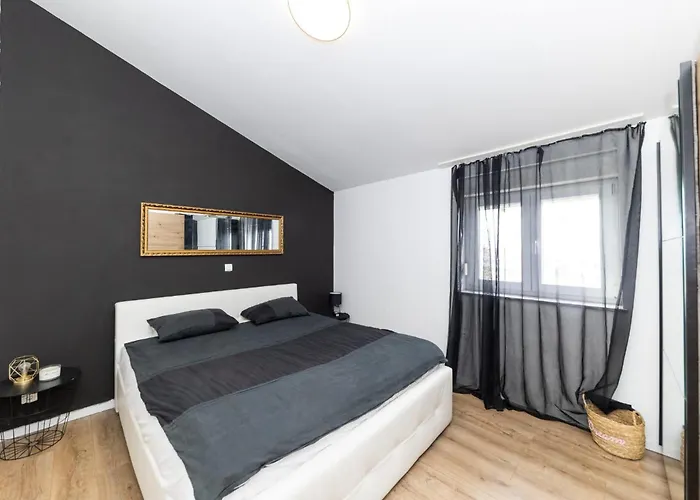 Fancy In Peaceful Area - زادار