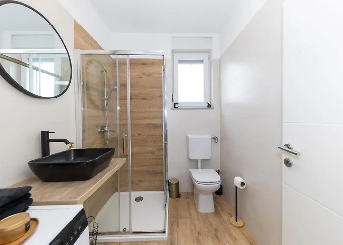 Fancy In Peaceful Area - زادار