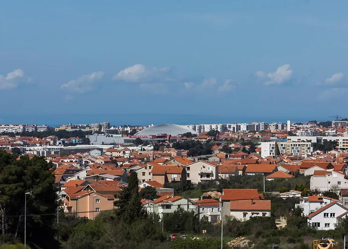 Fancy In Peaceful Area - شقة *