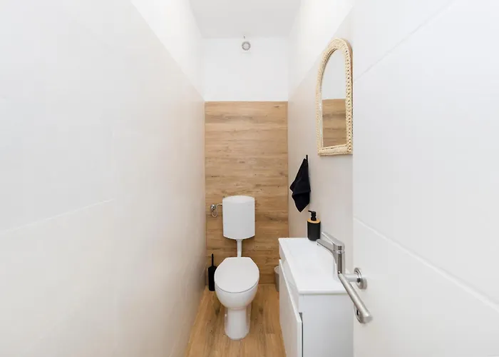 Apartament Fancy In Peaceful Area -