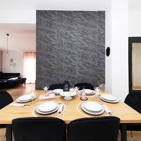 Apartment Fancy In Peaceful Area -
