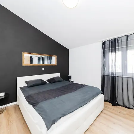 Apartament Fancy In Peaceful Area - *