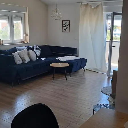 Fancy In Peaceful Area - Apartament