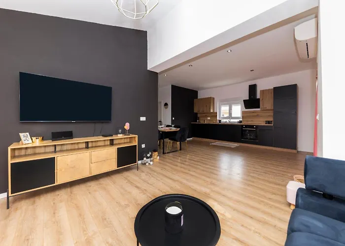 Apartman Fancy In Peaceful Area - *