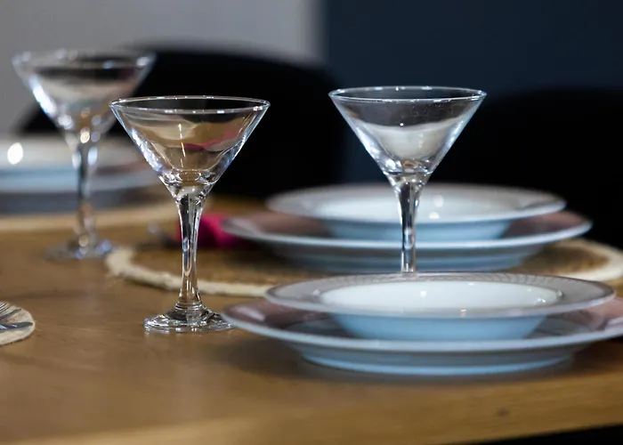 Fancy In Peaceful Area - Apartman