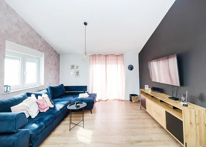 Fancy In Peaceful Area - Apartman *