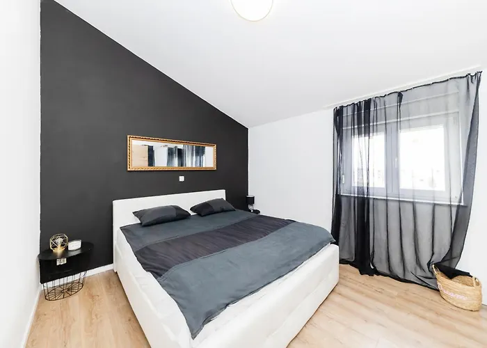 Apartman Fancy In Peaceful Area - *