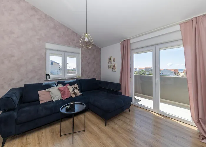 Apartman Fancy In Peaceful Area - *