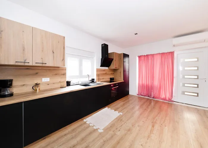 Fancy In Peaceful Area - Apartman *